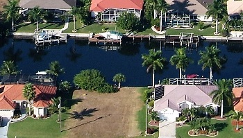Picture Link to Lots for sale on gulf access canals in Cape Coral