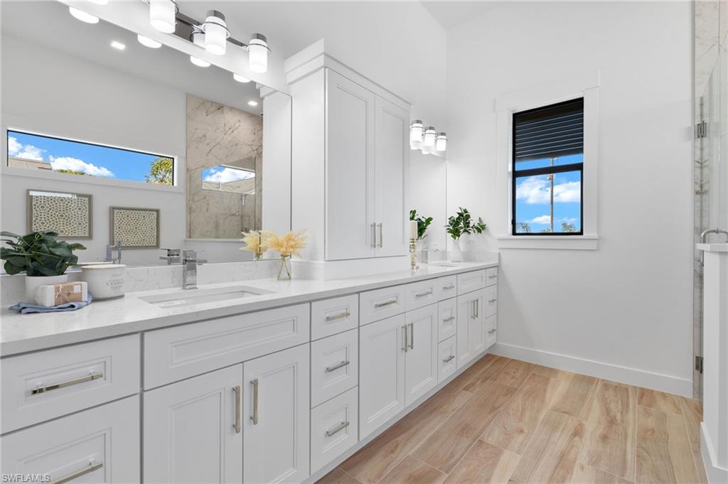 Picture of the main bathroom of the home model Infinity 2