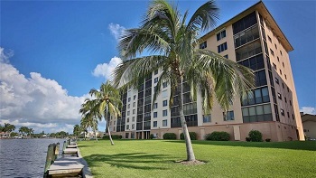 Picture link to Condos for sale in Cape Coral from $150,000 to $199,999