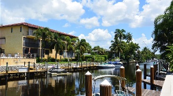 Picture Link to Condos on water for Sale in Naples from $200,000 to $249,999