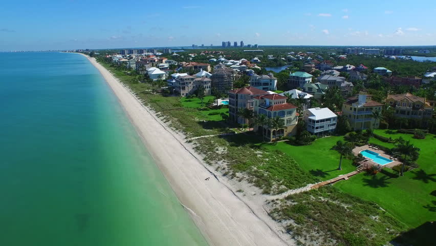 Picture showing the bird perspective of the beach at Bonita Springs
