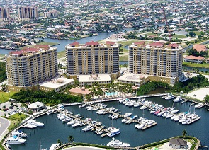 Picture showing the buildings and marina at Tarpon Point Marina 