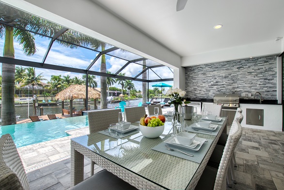 Florida Ferienhaus Cape Coral - Bild der Terrasse eine Vermietungshauses mit Blick auf den Pool