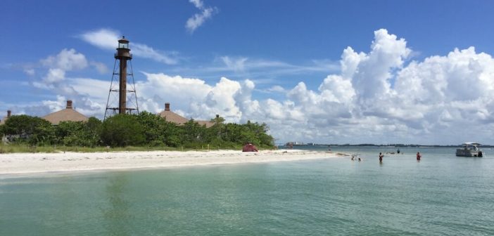 Picture showing teh Beach and Lighthouse on Sanibel Island