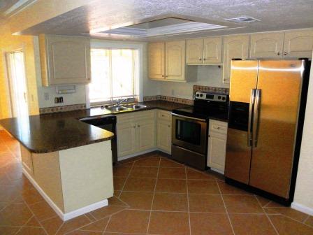 Picture of the kitchen after renovation